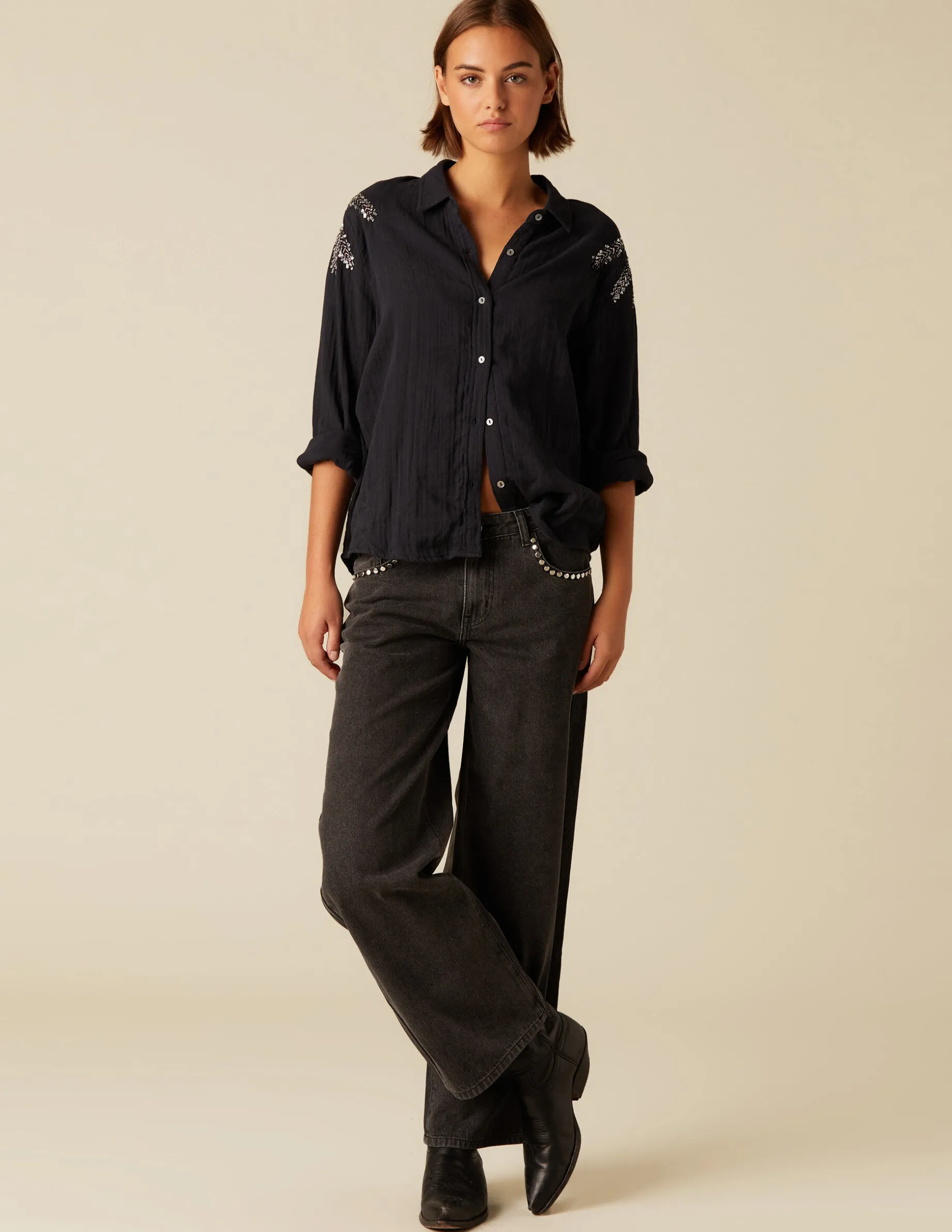 Fashion NÍCOLI PANTALÓN TACHUELAS GRIS