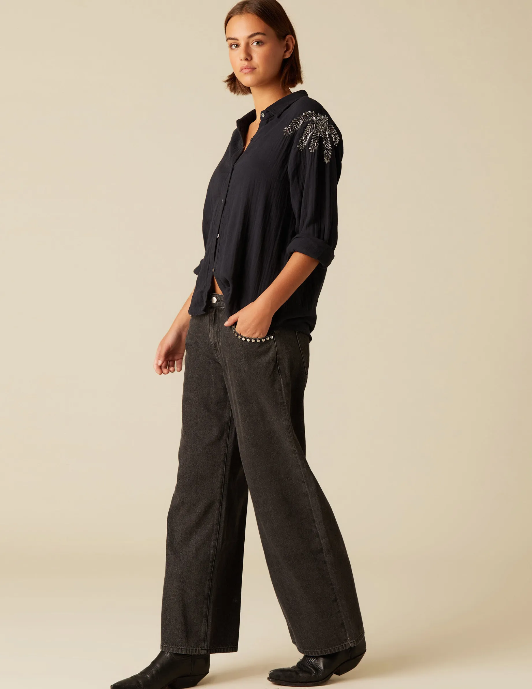 Fashion NÍCOLI PANTALÓN TACHUELAS GRIS