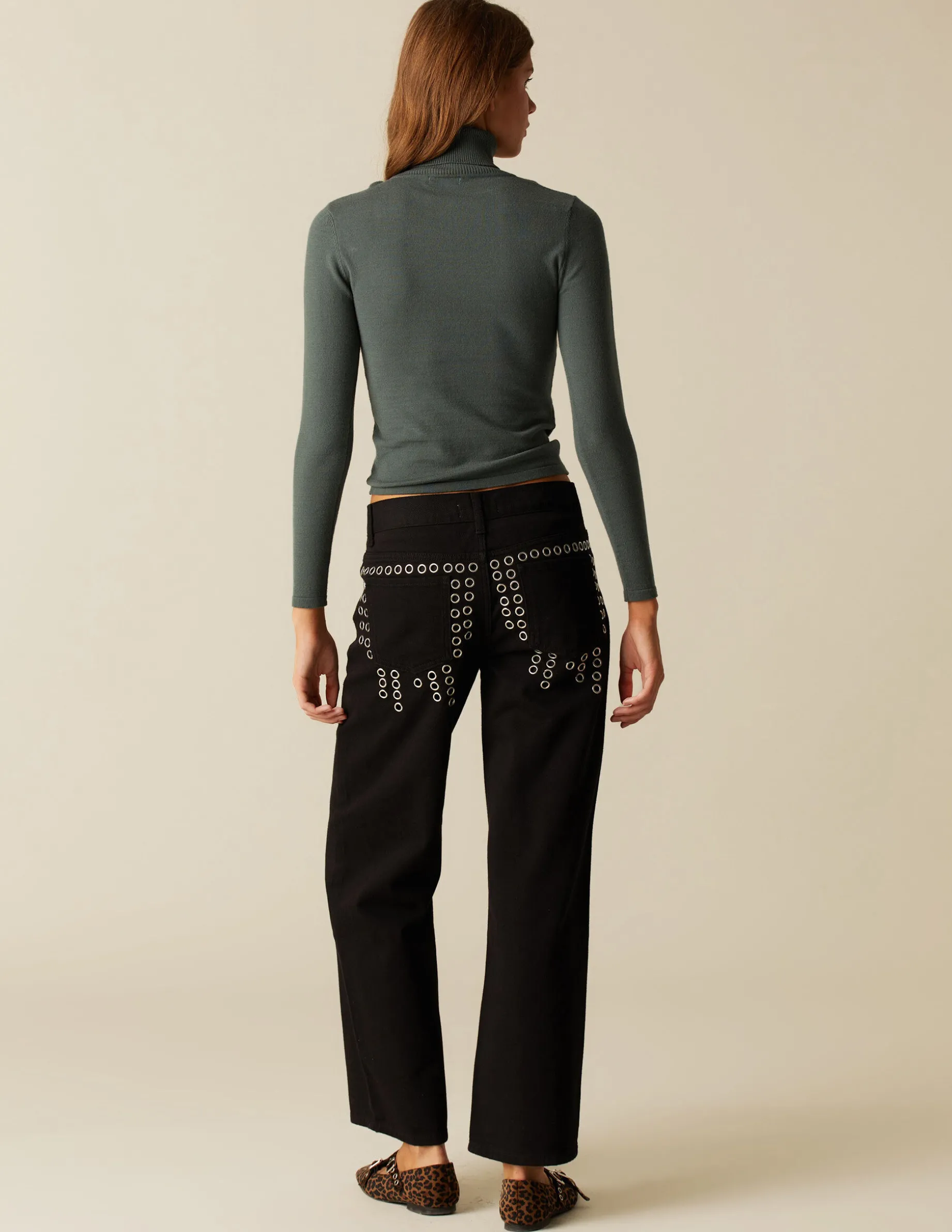 Discount NÍCOLI TOP ABERTURA ESCOTE CUELLO VUELTO VERDE Verdes